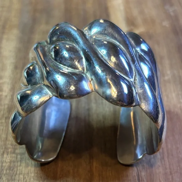 Taxco Los Ballesteros heavy sterling cuff